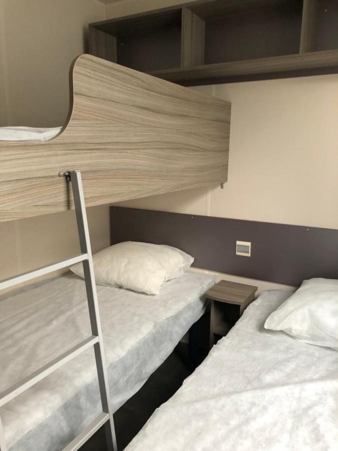 Celine Mobil Home Port-la-Nouvelle Luaran gambar
